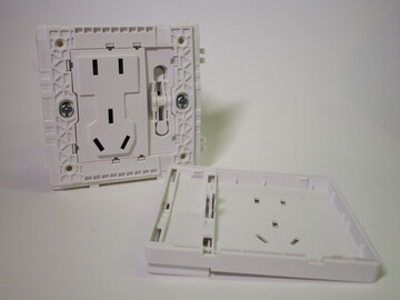 Faceplate removed and visible.