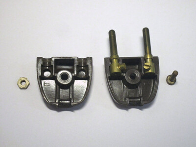 Interior of the plug. The pins are removable. It's very clear that the two sides of the housing are identical.